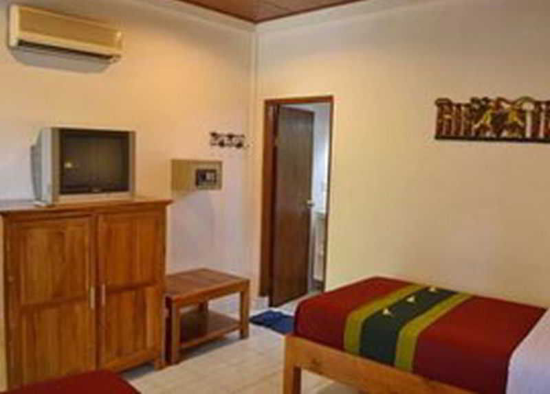 Flamboyan Hotel Kuta Lombok Kültér fotó